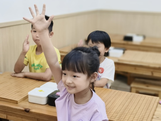 在歡樂(lè)的課堂里，孩子們沉浸在愉悅的氛圍中，享受著每一次的探索與學(xué)習(xí)~_副本.jpg